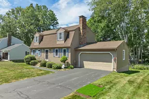 76 Presidential Cir, Hampton, NH 03842 - Photo 2