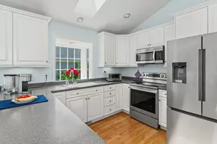 27 Gleneagle Dr, Bedford, NH 03110 - Photo 18