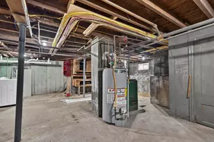 383 Wilson St, Manchester, NH 03103 - Photo 34
