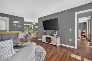 62 Cobblestone Dr, Epsom, NH 03234 - Photo 6