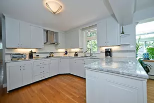 148 Brunelle Ave, Manchester, NH 03103 - Photo 6