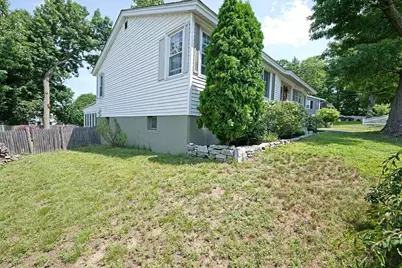 148 Brunelle Avenue, Manchester, NH 03103 - Photo 4