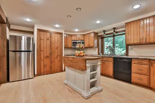 24 Cricket Hill Dr, Amherst, NH 03031 - Photo 14