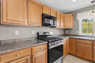 8 Canterberry Ct, Hudson, NH 03051 - Photo 22