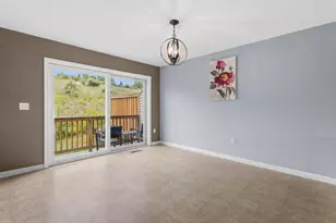 8 Canterberry Ct, Hudson, NH 03051 - Photo 14