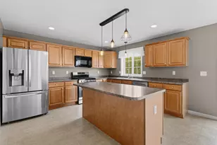 8 Canterberry Ct, Hudson, NH 03051 - Photo 16