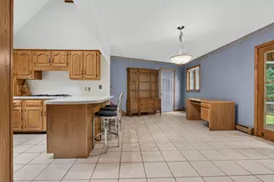 62 Hearthside Cir, Bedford, NH 03110 - Photo 24
