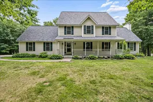 11 Hedman Ln, Temple, NH 03084 - Photo 2