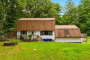 31 Chagnon Ln, Hudson, NH 03051 - Photo 1
