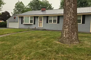 4 Forest Hills Dr, Nashua, NH 03060 - Photo 2
