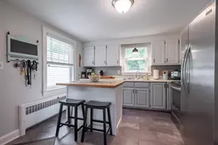 88 Newgate Cir, Manchester, NH 03102 - Photo 4