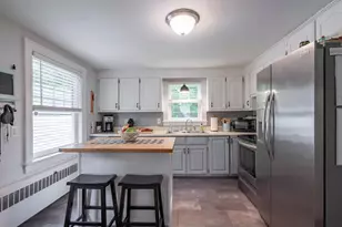 88 Newgate Cir, Manchester, NH 03102 - Photo 6