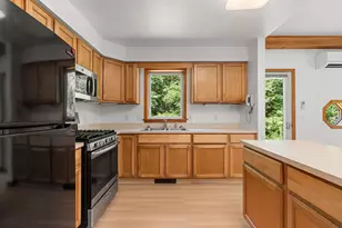 33 Mountainview Rd, Temple, NH 03084 - Photo 4