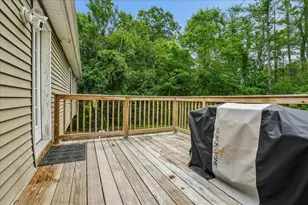 10 Patricia Ave, Raymond, NH 03077 - Photo 8