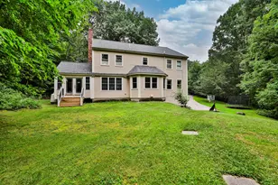 41 Wellesley Dr, Bedford, NH 03110 - Photo 6