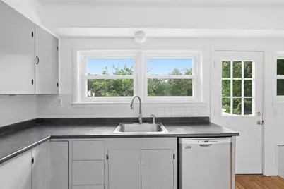 17 Hampstead Road, Salem, NH 03079 - Photo 6