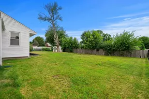 14 Burke St, Nashua, NH 03060 - Photo 34