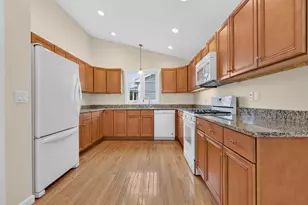 27 Leybridge Dr, Hudson, NH 03051 - Photo 12