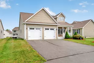 27 Leybridge Dr, Hudson, NH 03051 - Photo 4