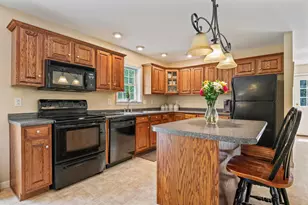 1341 Center St, Wolfeboro, NH 03894 - Photo 10
