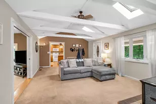 31 Leonard Dr, Pelham, NH 03076 - Photo 4