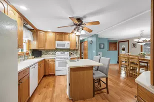 31 Leonard Dr, Pelham, NH 03076 - Photo 10