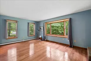 4 Berge Ln, Derry, NH 03038 - Photo 8