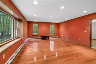 4 Berge Ln, Derry, NH 03038 - Photo 6