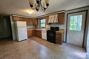 94 Wason Rd, Hudson, NH 03051 - Photo 4