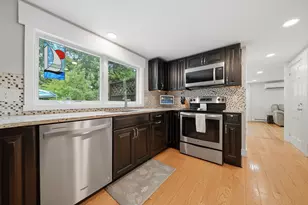 27 Baker St, Hudson, NH 03051 - Photo 10