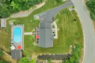 95 Olde Bridge Ln, Epping, NH 03042 - Photo 2