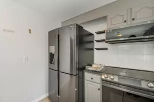 9 Bunker Hill Dr, Londonderry, NH 03053 - Photo 4