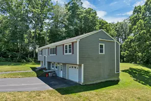 9 Bunker Hill Dr, Londonderry, NH 03053 - Photo 10