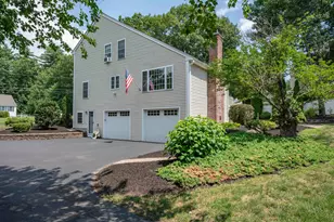 14 Village Dr, Atkinson, NH 03811 - Photo 4