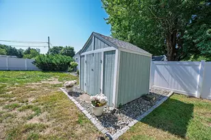 1 Eastmor Ln, Hampton, NH 03842 - Photo 4