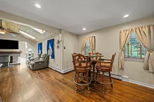 8 Forest St, Londonderry, NH 03053 - Photo 16