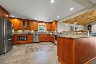 8 Forest St, Londonderry, NH 03053 - Photo 14