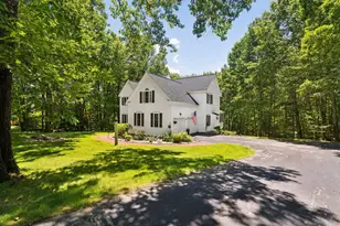 14 Whittier Dr, Bow, NH 03304 - Photo 4