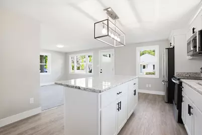 60 W Elmwood Avenue, Manchester, NH 03103 - Photo 6
