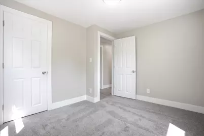 60 W Elmwood Avenue, Manchester, NH 03103 - Photo 16