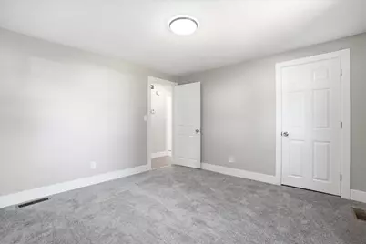 60 W Elmwood Avenue, Manchester, NH 03103 - Photo 12