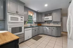 124 Riverwood Cir, Effingham, NH 03882 - Photo 34