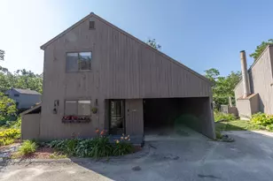 48 Coburn Woods Dr, Nashua, NH 03063 - Photo 2