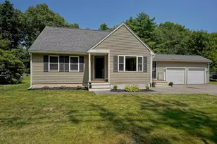 29 Mary Batchelder Rd, Hampton, NH 03842 - Photo 2