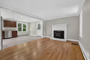 7 Homestead Dr, Derry, NH 03038 - Photo 10