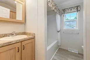 53 Brookwood Dr, Salem, NH 03079 - Photo 10