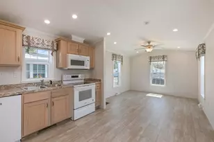 53 Brookwood Dr, Salem, NH 03079 - Photo 2