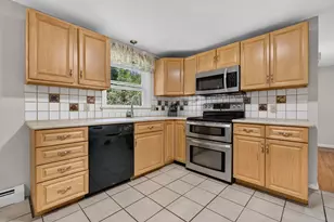 25 Bedard Ave, Derry, NH 03038 - Photo 24