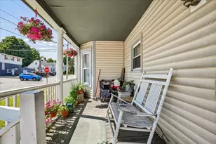384 Bridge St, Manchester, NH 03104 - Photo 18