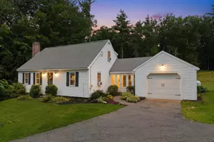 24 Manchester Rd, Amherst, NH 03031 - Photo 2